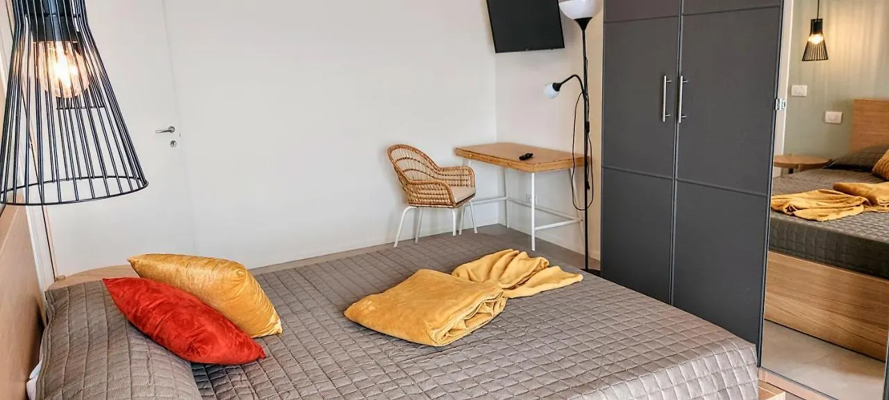 Suite Rent Milan 3 0*,  איטליה