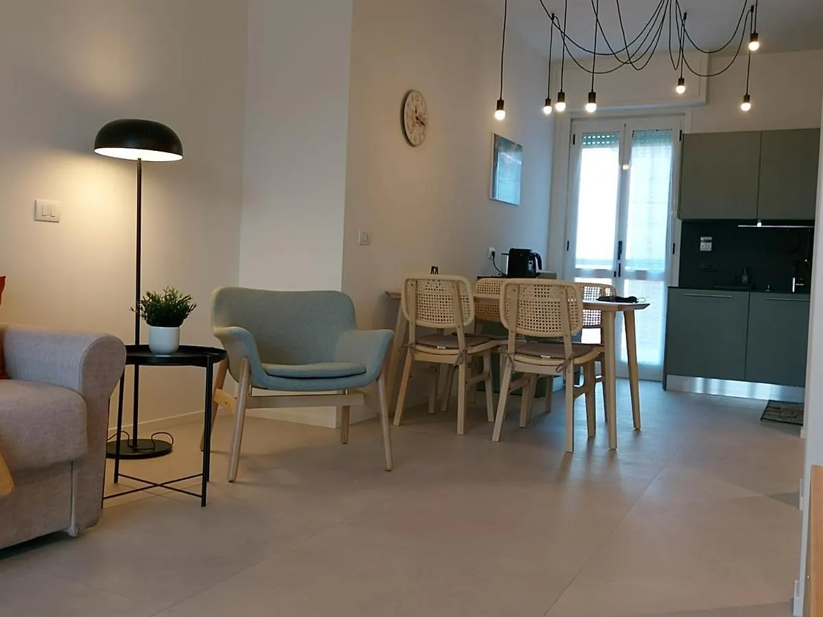 Suite Rent Milan 3 0*,  איטליה